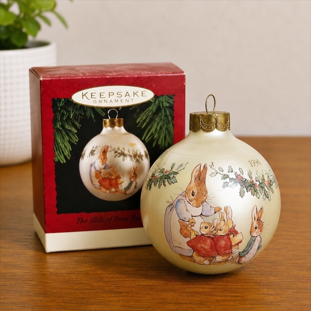 Hallmark Keepsake Peter Rabbit Christmas Tree Ornament 1994 Glass Ball Vintage
